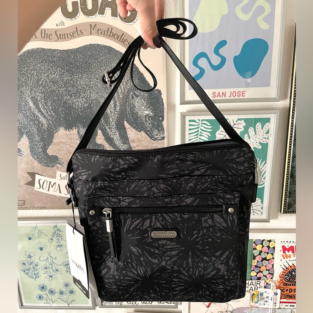 Baggallini crossbody bag